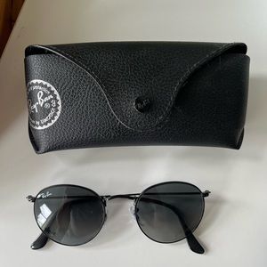 Brand new custom all black round raybans
